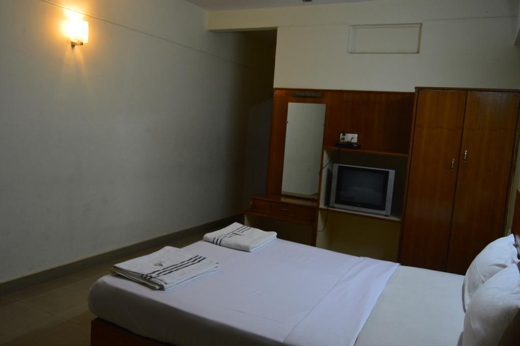 Qik Stay @ S.K. Continental Mysuru Zewnętrze zdjęcie