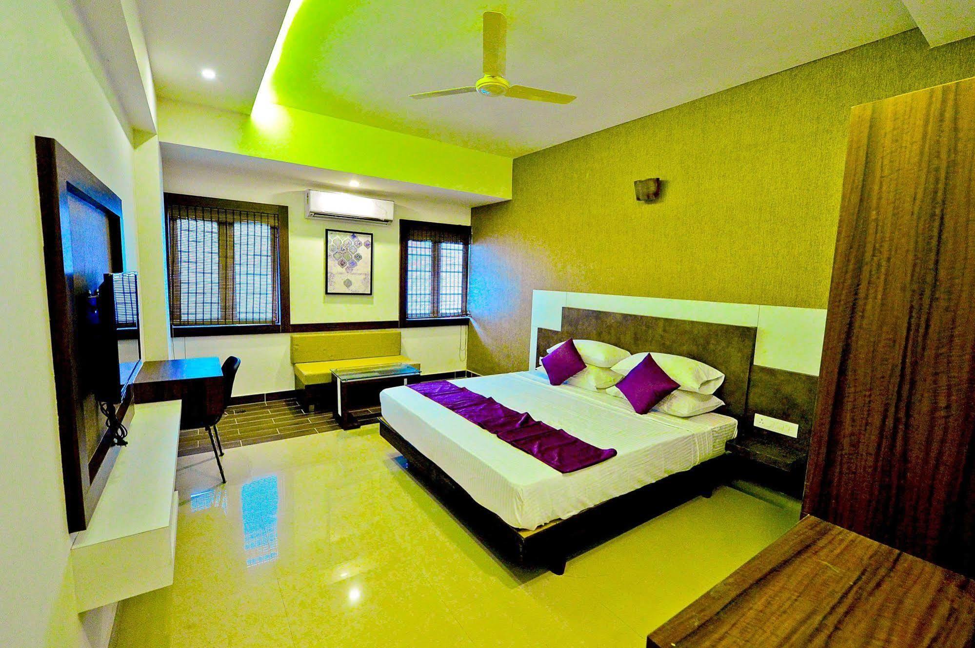Qik Stay @ S.K. Continental Mysuru Zewnętrze zdjęcie