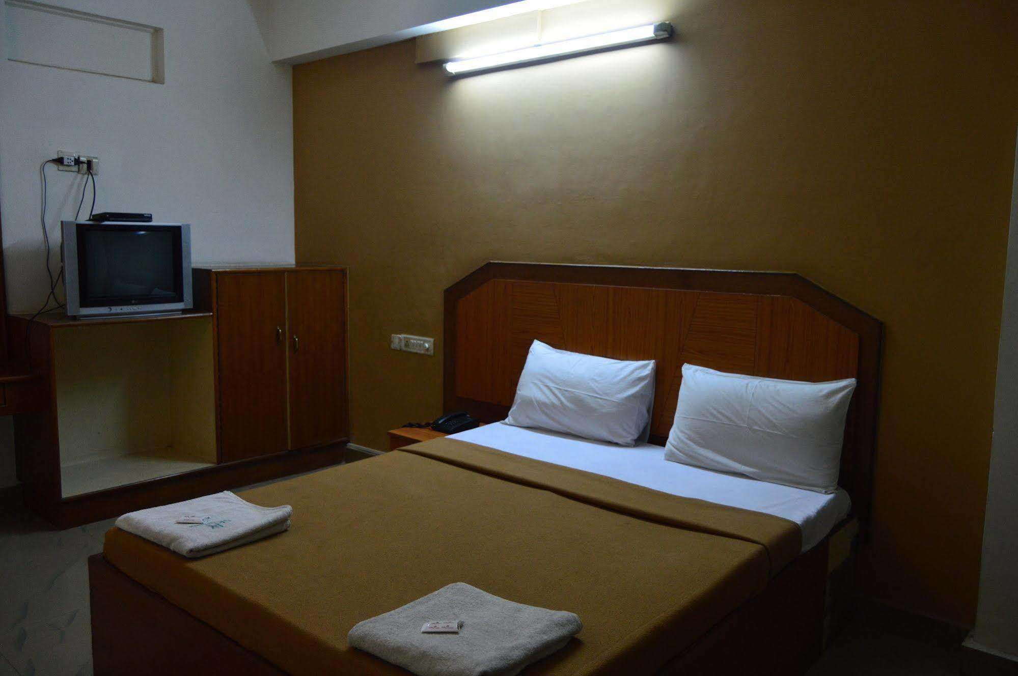 Qik Stay @ S.K. Continental Mysuru Zewnętrze zdjęcie